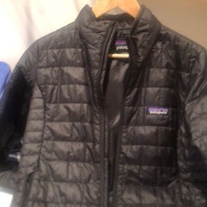 Patagonia women’s small winter jacket.